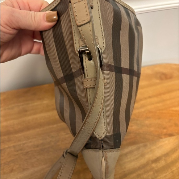 BURBERRY Smoked check crossbody. - Picture 8 of 10